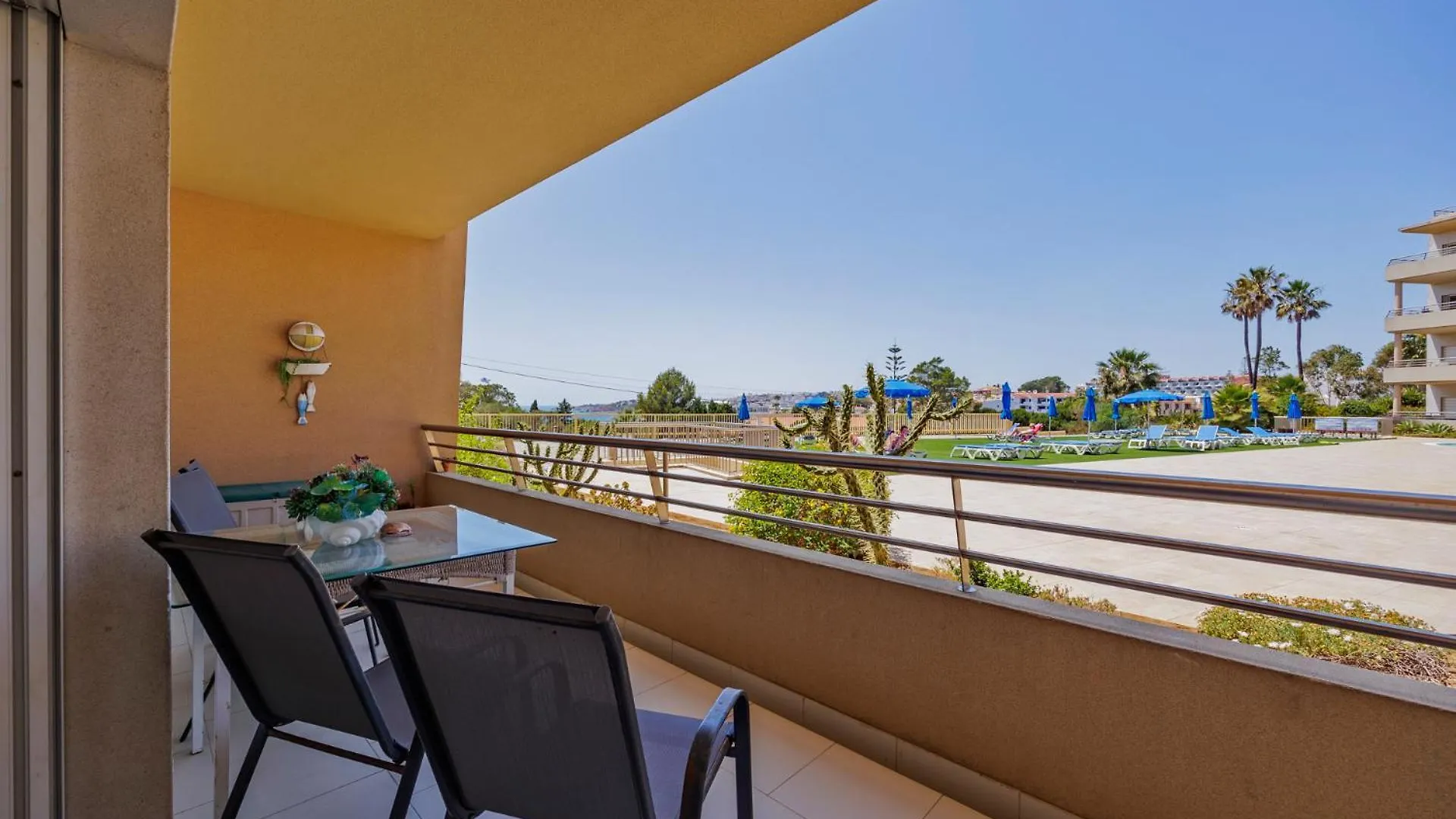 Algarve Beach Apartments Albufeira 0*,